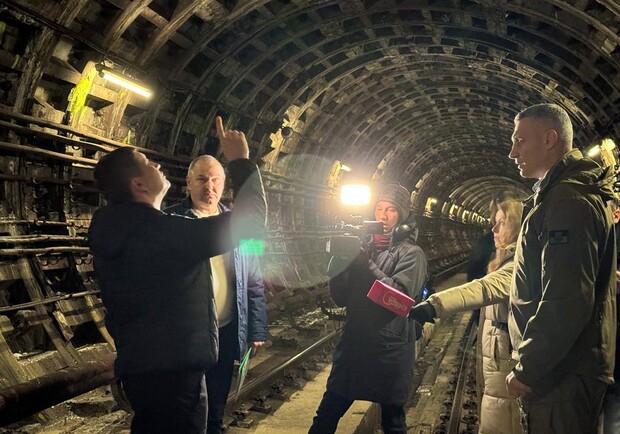 Кличко прокомментировал внезапное закрытие 6 станций метро в Киеве. 