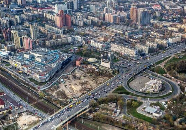 Из-за закрытия 6 станций метро на Лыбедской площади будет разворачиваться только общественный транспорт. 