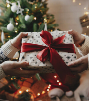 Не ламай голову: 10 варіантів подарунків на Новий рік 2024