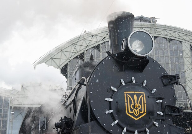 У Києві розпочався сезон катання на паровозах та по дитячій залізниці - фото. 