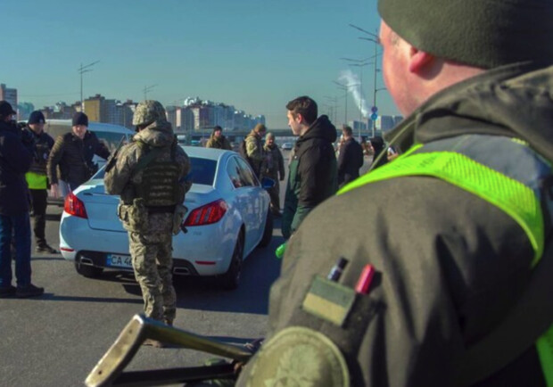 Комендант рассказал, раздают ли повестки на блокпостах в Киеве. 