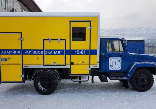 Движение транспорта в Киеве было приостановлено из-за аварии на водопроводе. 