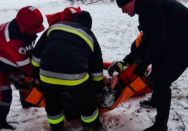 В Киеве мужчина провалился под лед. 