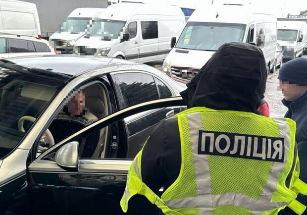 Незаконное завладение землей возле Киевской ГЭС: на границе задержали бизнесмена. 