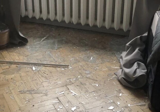Атака ракетами на Київ: Масі Найєм опублікував фото пошкодженого автомобіля та квартири. 