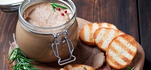 На Львівщині батько з донькою потрапили до лікарні з ботулізмом, поївши тушкованки 