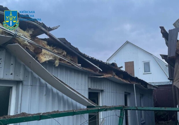 У Київській області внаслідок ракетної атаки пошкоджені житлові будинки. 