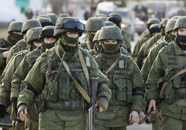 Правоохранители установили личность россиянина, пытавшего мирных жителей в Киевской области. 