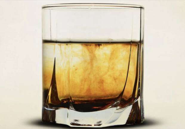 Выбор виски: отличия односолодовых и купажированных напитков - фото