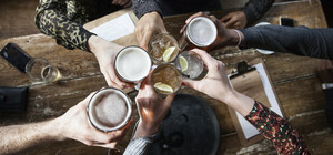 К курортному сезону: в Одессе продолжили время продажи алкоголя в магазинах и заведениях