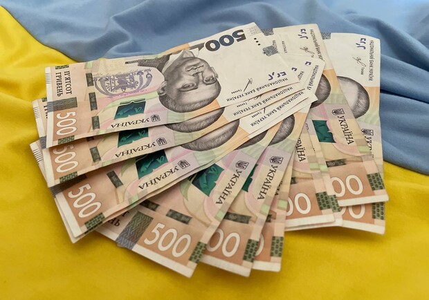 О курсе доллара и минималке: Кабмин одобрил Бюджетную декларацию на 2025-2027 годы - фото Vgorode.ua