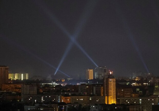 Удар русских дронов по Киеву. Фото: reuters.com/Gleb Garanich