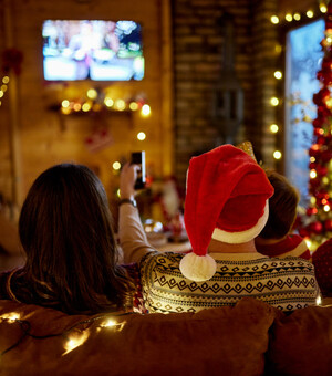 10 небанальных новогодних фильмов для праздничного настроения: трейлеры