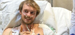 Британець, який рятував українців, втратив кінцівки, але не віру в перемогу