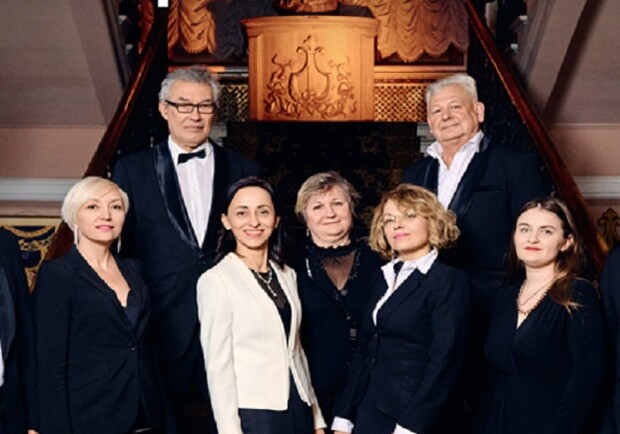 Танцюють всі!