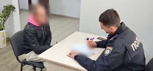 В Одесской области пьяный мужчина разгуливал в полицейской одежде: ситуацию прокомментировали правоохранители