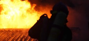 Масштабный пожар на складе в Одессе: пламя тушили более полусотни спасателей