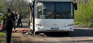 Дрон попал в автобус с работниками в Марганце: 9 погибших и 49 раненых