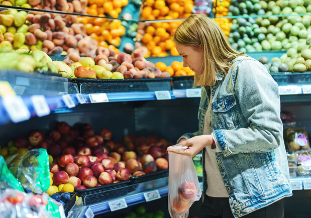Ціни на фрукти в Україні зростуть: весняні заморозки знищили врожай. Фото: M-Production/GettyImages