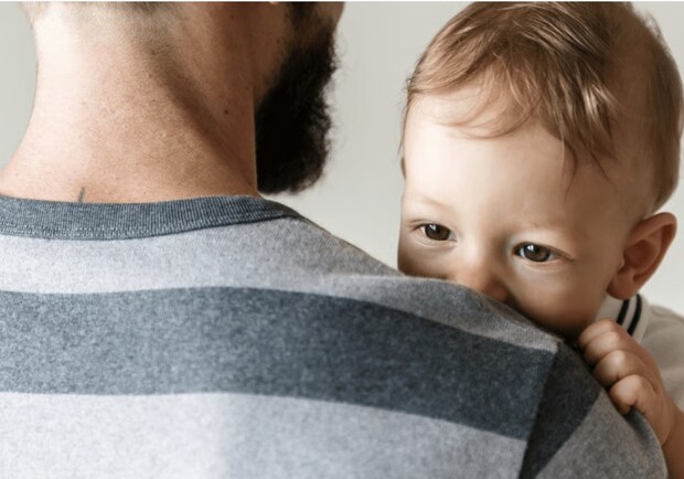 В Україні все більше чоловіків намагаються набути статусу батька-одинака. 