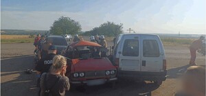 В Одесском районе столкнулись несколько автомобилей: пострадали три человека