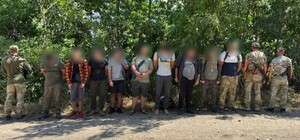 Йшли пішки три доби: на Одещині  затримали майже десяток чоловіків