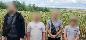 Пішки до Молдови за понад дві тисячі доларів: на Одещині викрили хлопця-переправника