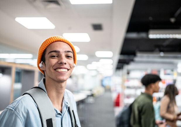 В Україні збираються дозволити виїзд за кордон хлопців до 22 років -