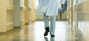 В Україні підвищать зарплату лікарям первинної та екстреної допомоги, – Свириденко