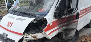 Російський дрон атакував автомобіль швидкої допомоги