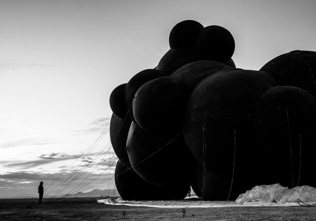 Украинская инсталяция "Черное Облако" на Burning Man разрушена ураганом 