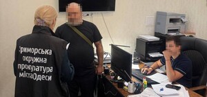 Посвідка на проживання за хабар: в Одесі викрили схему 