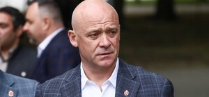 У 2017 році Труханов відмовився від паспорта РФ через російський суд — з’явилось рішення