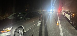 В Дубині внаслідок наїзду автомобіля загинув чоловік і травмовано жінку