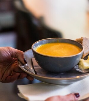 Де у Львові можна безкоштовно пообідати: адреси і графік роботи 