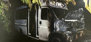 Поджег микроавтобус военнослужащих: в Одесской области будут судить юношу