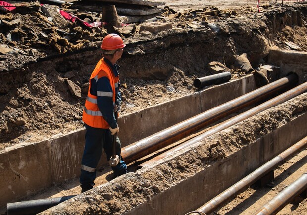 Авария с отключением тепла в Киеве: ремонт теплосетей оставил без отопления десятки домов на Теремках и Антоновиче 