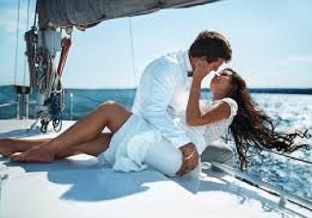 Яхта Кохання