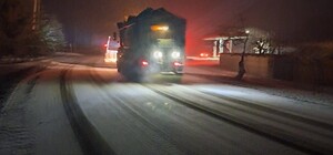 Идет ледяной дождь: дорожники Харьковской области работают в усиленном режиме