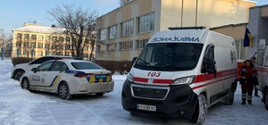 Школьник с ножом напал на учительницу и одноклассника в столице: что известно