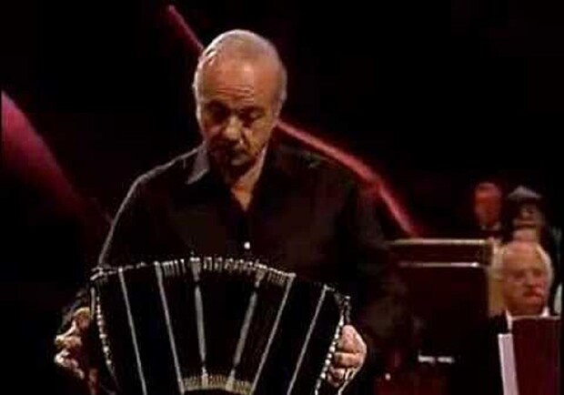 Астор П’ЯЦЦОЛЛА  «Заплющ очі та слухай!»