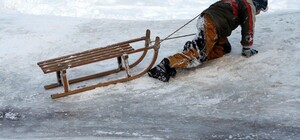 У Куп'янському районі 11-річний хлопчик потрапив під обстріл під час катання на санках