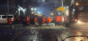 В Хаджибейском районе Одессы в результате дроновой атаки разрушена часть дома: под завалами могут быть люди