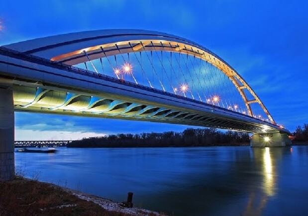 На прекрасном голубом Дунае