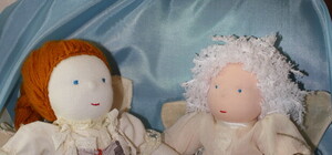 На кукольной выставке в Луганске собраны уникальные игрушки - самой старинной кукле около 80 лет 