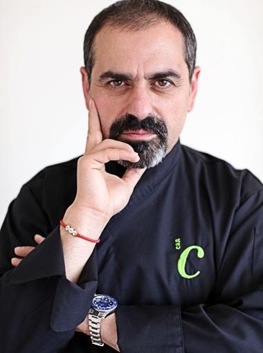Арам Мнацаканов шеф-повар телепроекта "Пекельна кухня".
Фото канала "1+1"