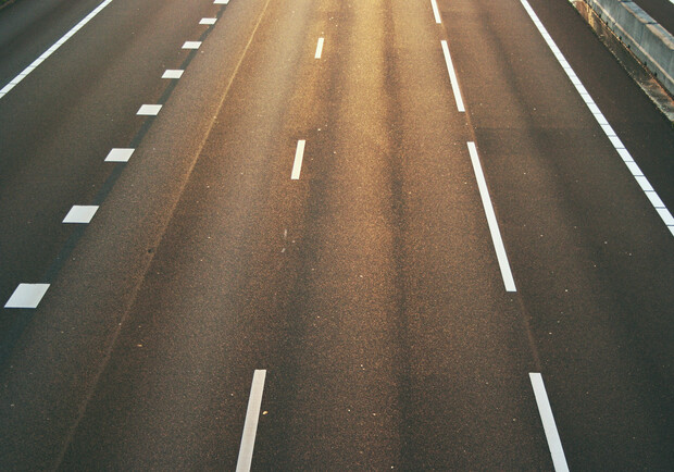 Где водителей на дорогах чаще всего подстерегает "черная полоса". Фото с сайта sxc.hu