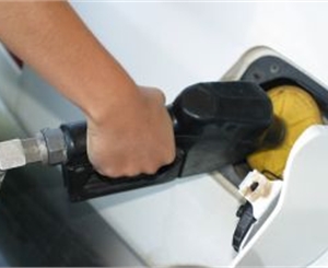 Отметки в 10 гривен за литр топлива достигли почти все марки бензина. Фото с сайта www.sxc.hu.