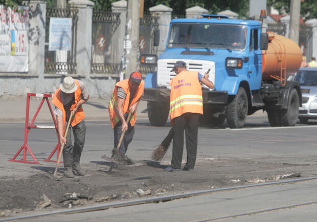 В субботу на Фрунзе будут ремонтировать дорогу. Фото Артема Пастуха