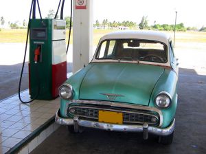 Заправиться ДТ или бензином А 95 стало дороже.
Фото www.sxc.hu